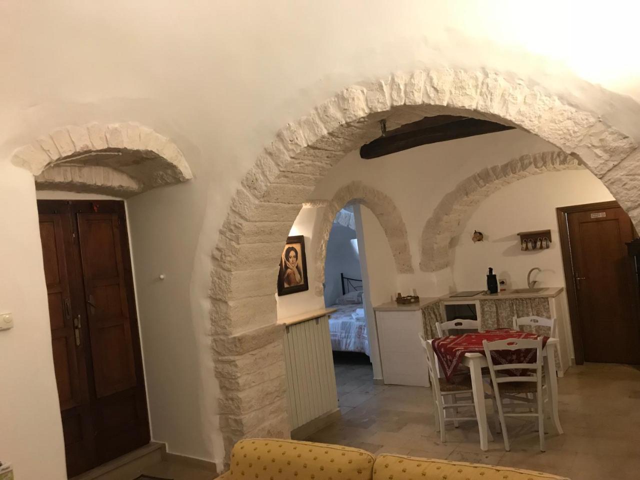 A Due Passi Dal Centro - Trullo Apartment Alberobello Bagian luar foto