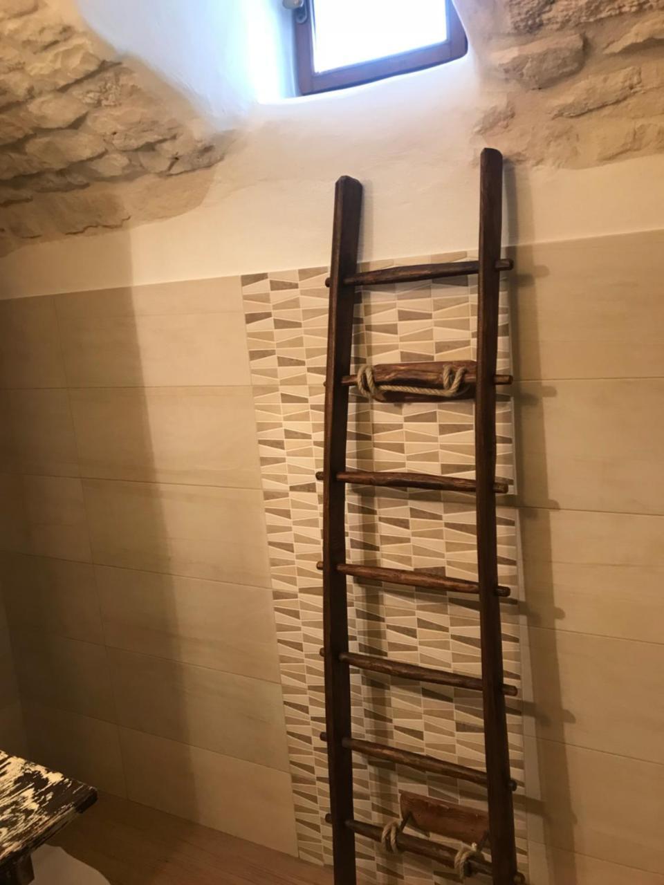 A Due Passi Dal Centro - Trullo Apartment Alberobello Bagian luar foto